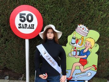 Sarah pop + feestbord o.a afb Sarah met taart + 50 bord. beschikbaar voor biedingen