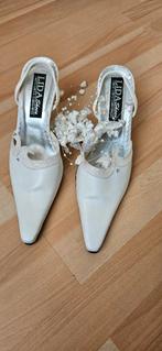 Bruidsschoenen maat 37, Ophalen of Verzenden, Zo goed als nieuw, Wit, Schoenen