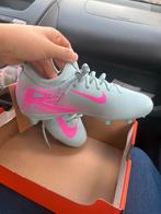 Nieuwe voetbalschoenen in doos, Sport en Fitness, Ophalen, Nieuw, Schoenen