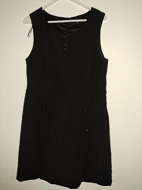 zwarte sora jurk maat 44, Kleding | Dames, Jurken, Zo goed als nieuw, Maat 42/44 (L), Zwart, Knielengte, Ophalen of Verzenden