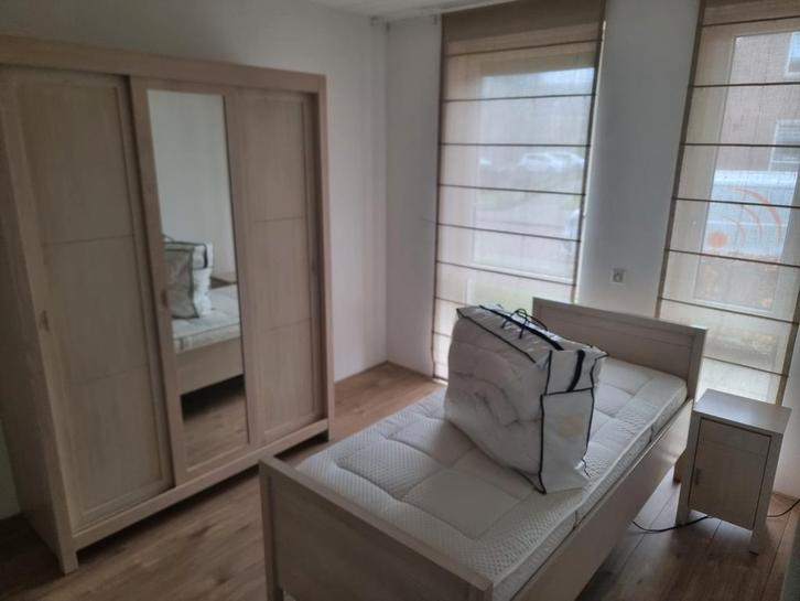 Zeer net compleet slaapkamer ameubelement., Huis en Inrichting, Slaapkamer | Bedden, Zo goed als nieuw, Eenpersoons, 90 cm, Hout