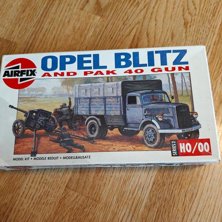 Airfix Opel Blitz & Pak 40 Modelbouwdoos, Hobby en Vrije tijd, Modelbouw | Auto's en Voertuigen, Gebruikt, Truck, 1:50 of kleiner
