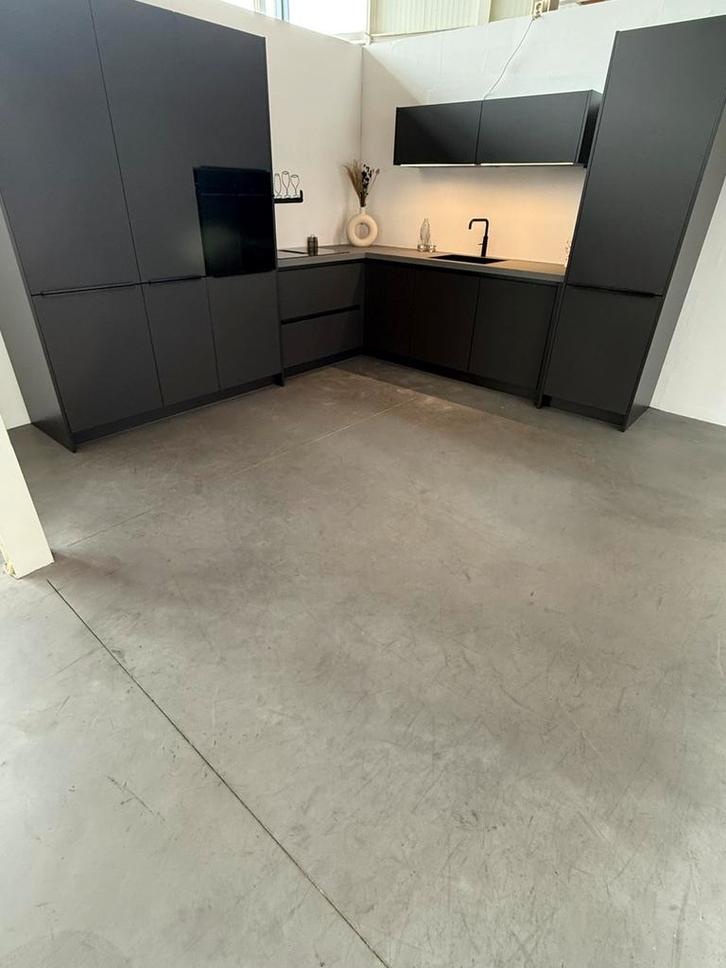Showroomkeuken “Rotpunkt”, Huis en Inrichting, Keuken | Complete keukens, Nieuw, Hoekkeuken, Overige kleuren, Overige materialen
