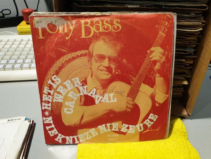 Tony Bass - Het is weer Carnaval, TelstarLogo(f8), Cd's en Dvd's, Vinyl Singles, Ophalen of Verzenden