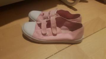 Mooie roze gymschoenen maat 37 victory met korting  gympen beschikbaar voor biedingen