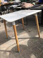 Tafel + 2 stoelen, Ophalen, Zo goed als nieuw