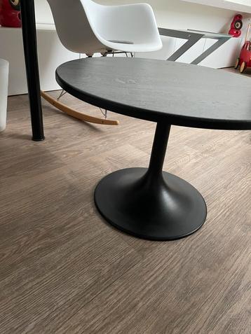 Prachtige design salontafel met tulpvoet beschikbaar voor biedingen