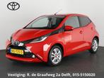 Toyota Aygo 1.0 VVT-i X-Joy | Navigatie | Climate Control |, Voorwielaandrijving, Stof, Euro 6, 4 stoelen