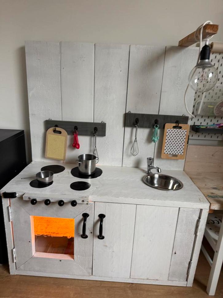 Speelgoedkeukentje met veel extra’s, Kinderen en Baby's, Speelgoed | Speelkeukens, Gebruikt, Speelkeuken, Hout, Ophalen