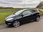 Ford Fiësta 1.6 ST 3DR 2014 Zwart 182 PK!!, Auto's, Ford, Voorwielaandrijving, Zwart, 4 cilinders, Zwart