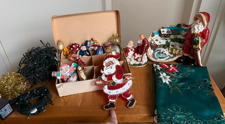 Bananen doos vol Kerst, vintage ballen, lampjes, etc, Diversen, Kerst, Zo goed als nieuw, Ophalen