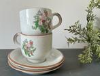 Vintage ‘Wildflower’ koffiekopjes + schoteltjes – set van 2, Ophalen of Verzenden, Aardewerk, Overige stijlen, Kop(pen) en/of Schotel(s)
