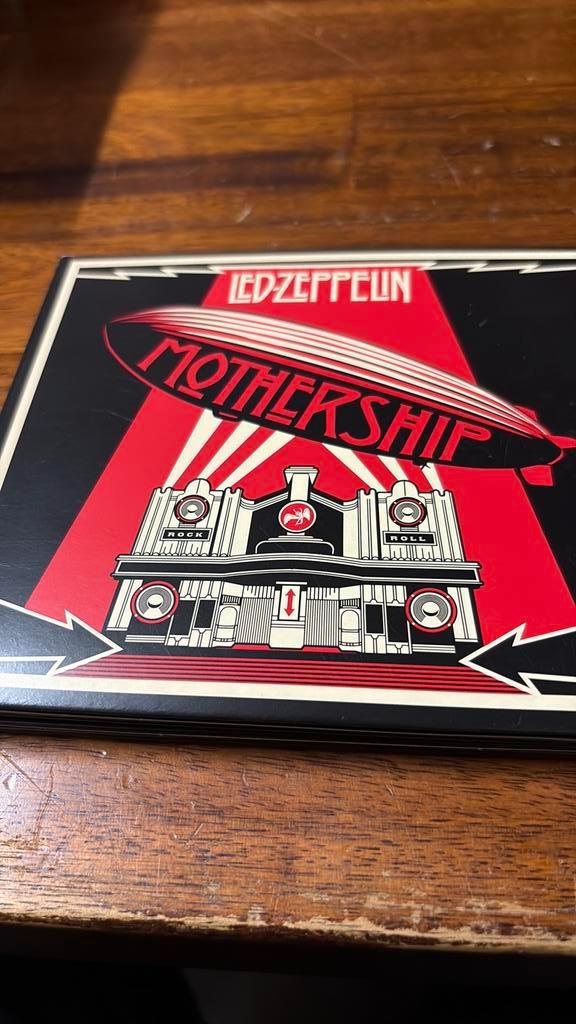 Led Zeppelin 2 cd 1 dvd Mothership, Cd's en Dvd's, Cd's | Hardrock en Metal, Zo goed als nieuw, Ophalen of Verzenden