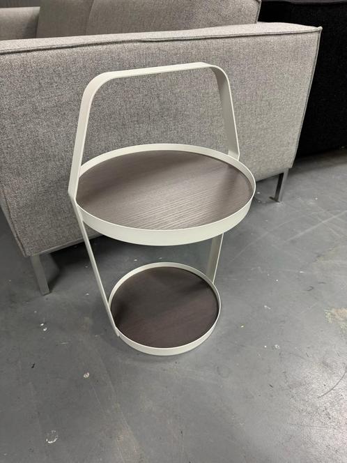Nette Design on Stock Tub bijzettafel | Design on Stock Tub, Huis en Inrichting, Tafels | Bijzettafels, Zo goed als nieuw, Rond