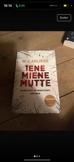 Iene miene mutte m.j. Arlidge, Boeken, Thrillers, Ophalen of Verzenden, Gelezen, M.J. Arlidge, Nederland