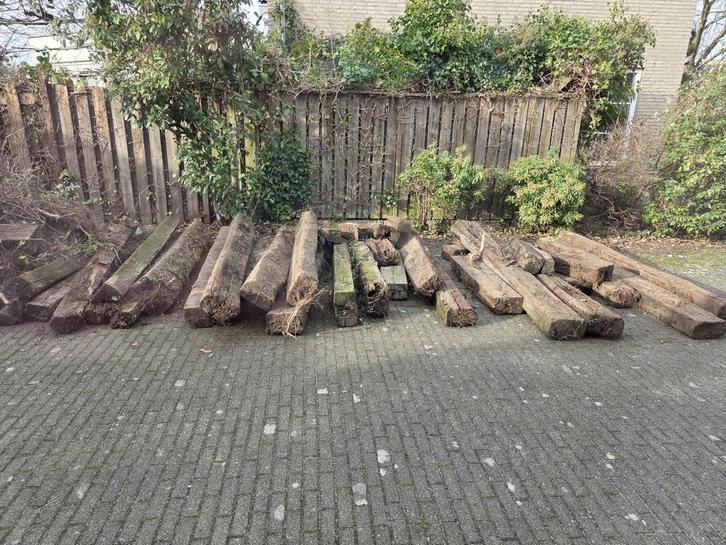 Tuinbielzen gratis op te halen, Tuin en Terras, Bielzen en Borders, Gebruikt, Biels, Hout, Minder dan 25 cm, Minder dan 100 cm