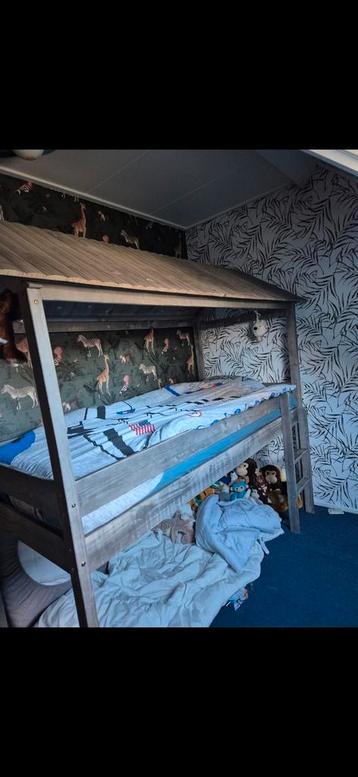 Half hoogslaper beschikbaar voor biedingen