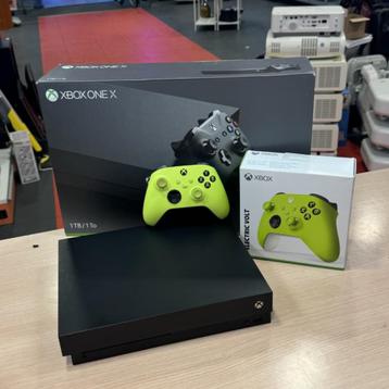 Xbox one X 1Tb zwart met Electric Vol controller in doos beschikbaar voor biedingen