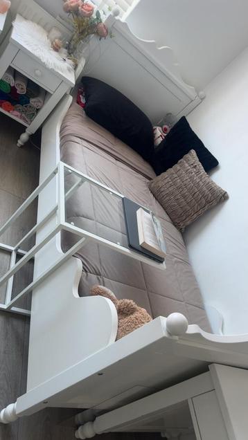 Bopita 2meisjes bedden 2 nachtkastjes en bureau - Bopita beschikbaar voor biedingen