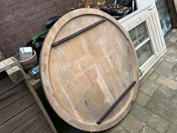 Tafel blad rond beschikbaar voor biedingen
