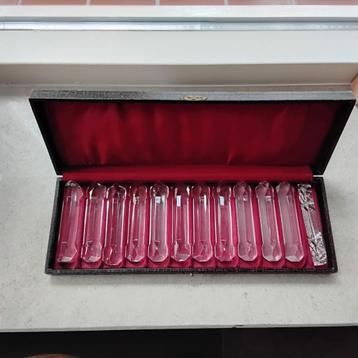 12 kristallen messenleggers  beschikbaar voor biedingen