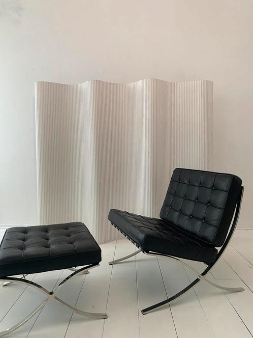 Barcelona lounge chair met voetenkrukje, zwart / chrome, Huis en Inrichting, Fauteuils, Zo goed als nieuw, Leer, 75 tot 100 cm