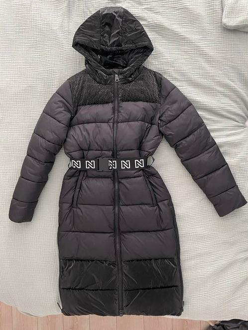 Nikkie dames winterjas zwart met riem maat 36, Kleding | Dames, Jassen | Winter, Zo goed als nieuw, Maat 36 (S), Zwart, Ophalen of Verzenden