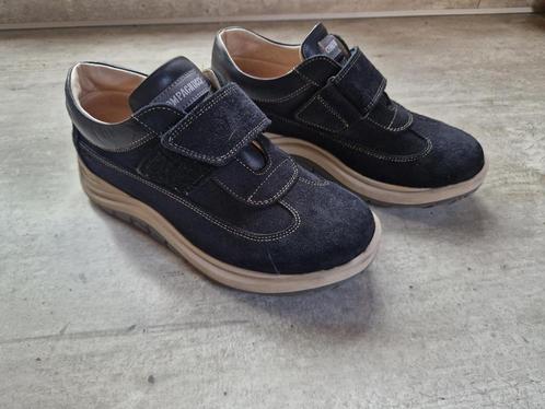 Klittenbandschoen Compagnucci donkerblauw suede maat 36, Kinderen en Baby's, Kinderkleding | Schoenen en Sokken, Gebruikt, Schoenen