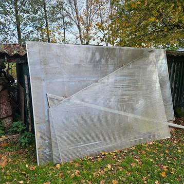 Polycarbonaat platen  beschikbaar voor biedingen