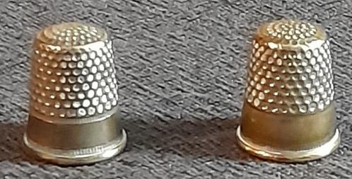 Setje vintage vingerhoedjes (2 stuks), Verzamelen, Vingerhoedjes, Gebruikt, Nederland, Overige materialen, Ophalen of Verzenden