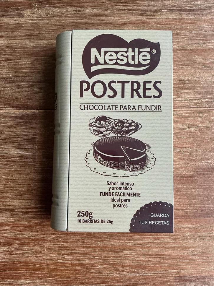 Blikken trommel in boekvorm - Nestlé Postres, Verzamelen, Blikken, Nieuw, Koek(jes), Overige merken, Ophalen of Verzenden