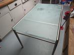 Glazen tafel. Ijzeren onderstel, Antiek en Kunst, Antiek | Meubels | Tafels, Ophalen