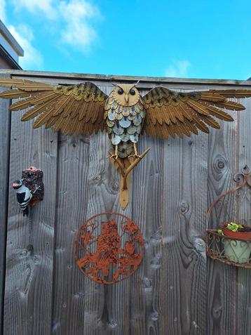 Handgemaakte decoratie uil beschikbaar voor biedingen