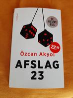 Afslag 23, Özcan Akyol, de nieuwe Eus, Ophalen of Verzenden, Zo goed als nieuw