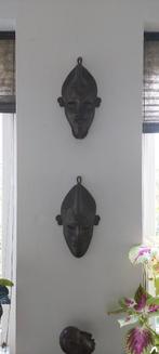 2 bronzen maskers, Ashanti (Afrikaans), man en vrouw, Antiek en Kunst, Kunst | Beelden en Houtsnijwerken, Ophalen of Verzenden