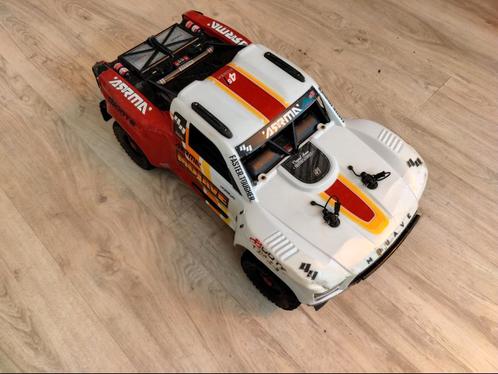 Arrma mojave 4s, Hobby en Vrije tijd, Modelbouw | Radiografisch | Auto's, Gebruikt, Auto offroad, Elektro, Ophalen of Verzenden
