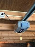 Chamberlain garagedeur opener met 2 afstandsbedieningen, Ophalen, Garagedeur, Zo goed als nieuw, 120 cm of meer