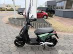 Piaggio (bj 2021), Fietsen en Brommers, Brommers | Schadebrommers, Overige merken