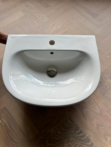 Wastafel porselein van Vigour beschikbaar voor biedingen