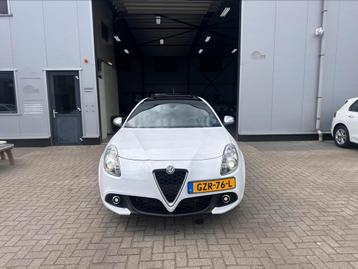 Alfa Romeo Giulietta 1.4 Turbo 120pk 2018 Wit beschikbaar voor biedingen