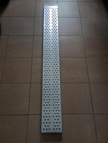 Alu oprijplaat 158X18 Max 250 kg belasting. Opruimprijs E35. beschikbaar voor biedingen