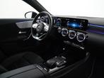 Mercedes-Benz A-klasse 250e AMG Night | Panoramadak | Camera, Auto's, 12 maanden, Stof, Gebruikt, Euro 6