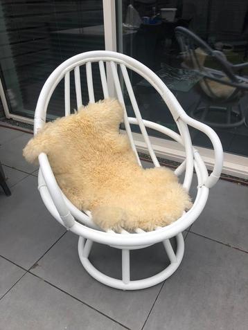 💝 Vintage loungestoel kuipstoel fauteuil wit rotan beschikbaar voor biedingen