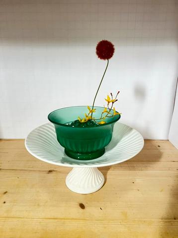 Vintage groene glazen bloemenschikkom met frog Art deco beschikbaar voor biedingen