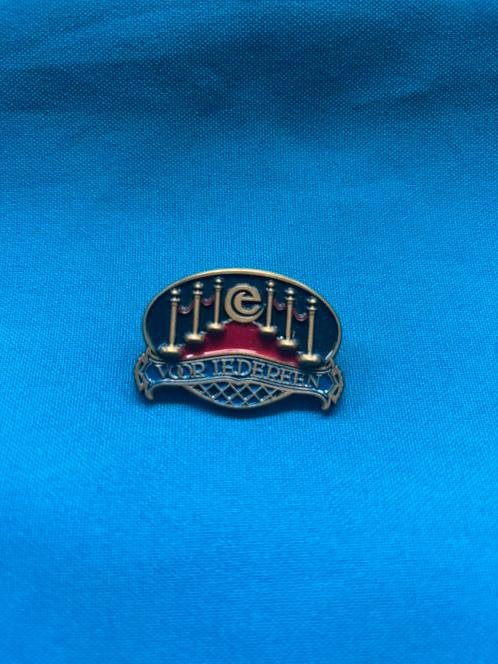 Efteling personeel pin, Voor Iedereen pin., Verzamelen, Efteling, Nieuw, Button of Speldje, Verzenden