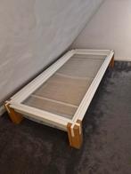 Eenpersoonsbed met matras en spiraal - Design uitvoering, Huis en Inrichting, Slaapkamer | Bedden, Ophalen, 90 cm, Eenpersoons