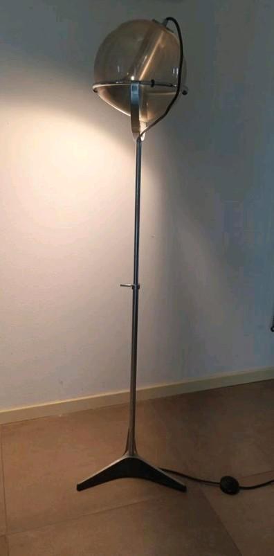 Vintage vloerlamp met glazel bol Frank Ligtelijn / Raak, Huis en Inrichting, Lampen | Vloerlampen, Zo goed als nieuw, 150 tot 200 cm