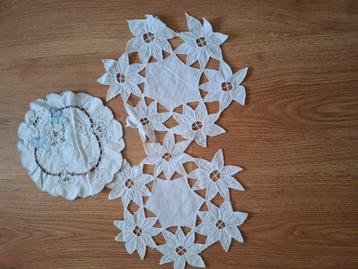 Antieke kleedjes beschikbaar voor biedingen