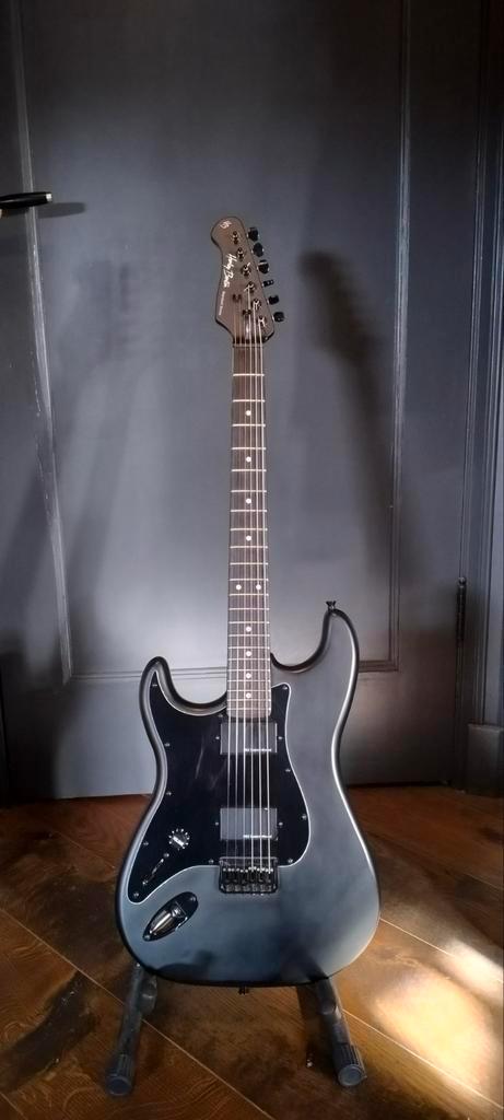 Harley Benton st-20HH active LH SBK Linkshandige gitaar, Muziek en Instrumenten, Snaarinstrumenten | Gitaren | Elektrisch, Gebruikt