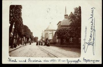 Besoijen bij Waalwijk , FOTOKAART Straatgez. met volk, 1902 beschikbaar voor biedingen